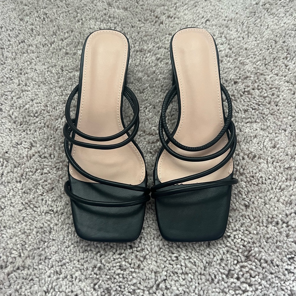 Elegant Black Strappy Women's Sandals - EUR size 40
